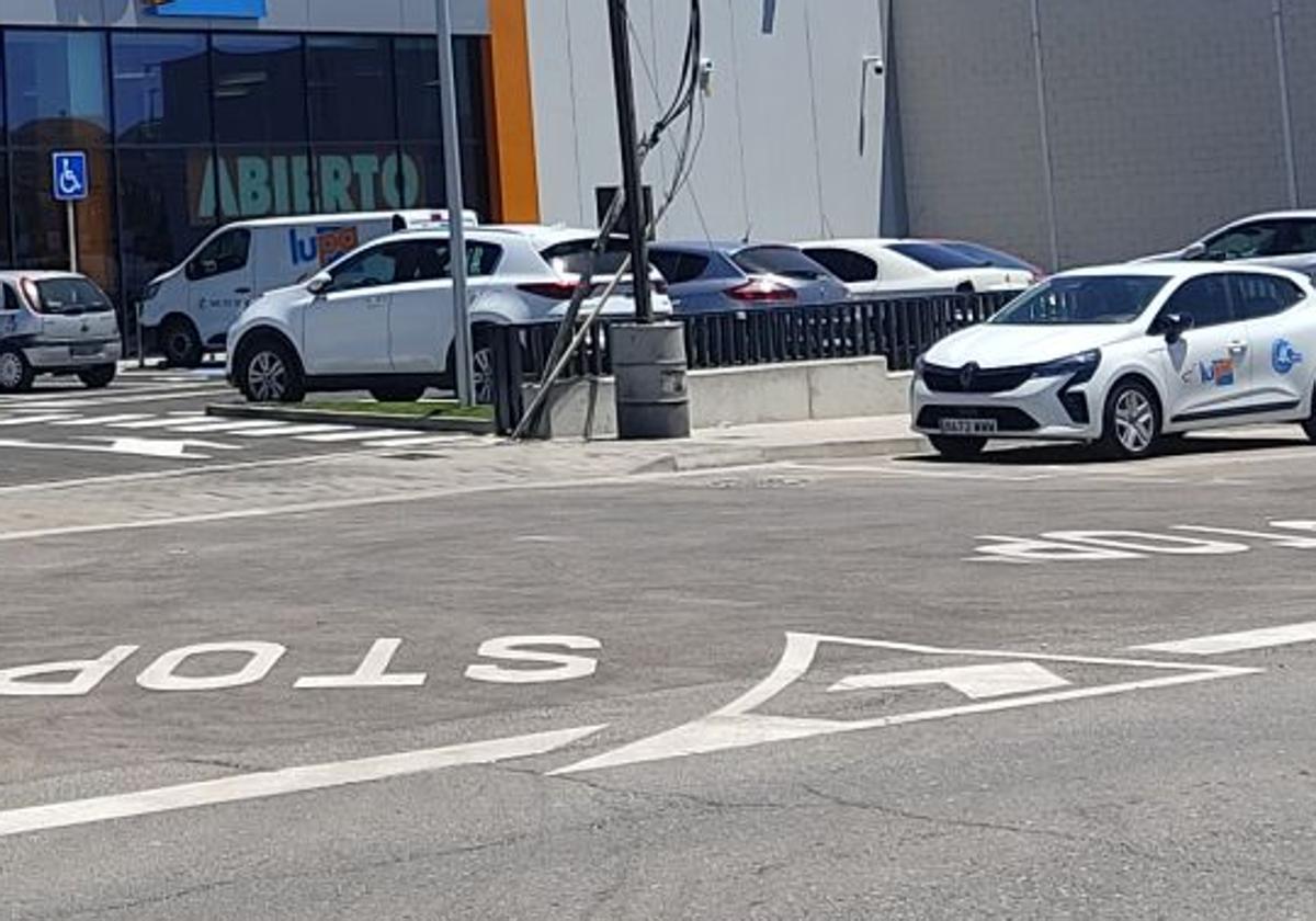 Aparcamiento de un supermercado en la provincia de Segovia.