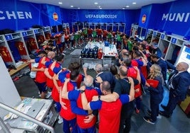 La selección celebra un triunfo en la Eurocopa.