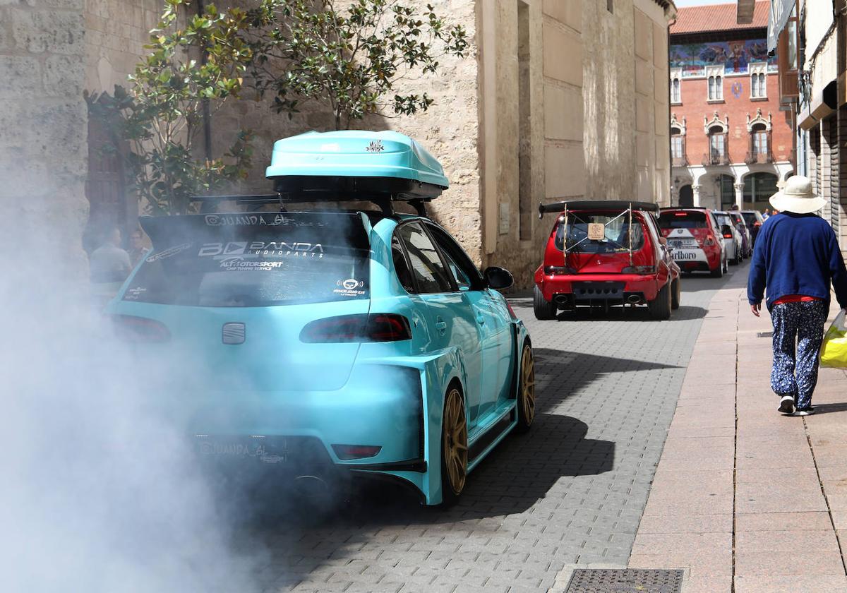 Los coches tuning conquistan las calles de Palencia