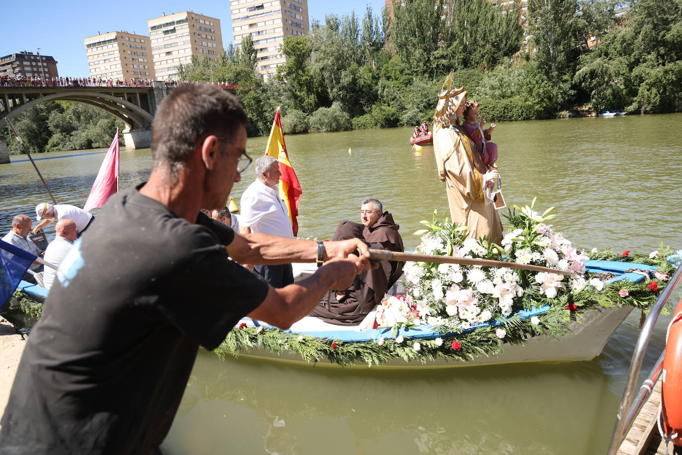 Misa y procesión en honor a la Virgen del Carmen en Valladolid