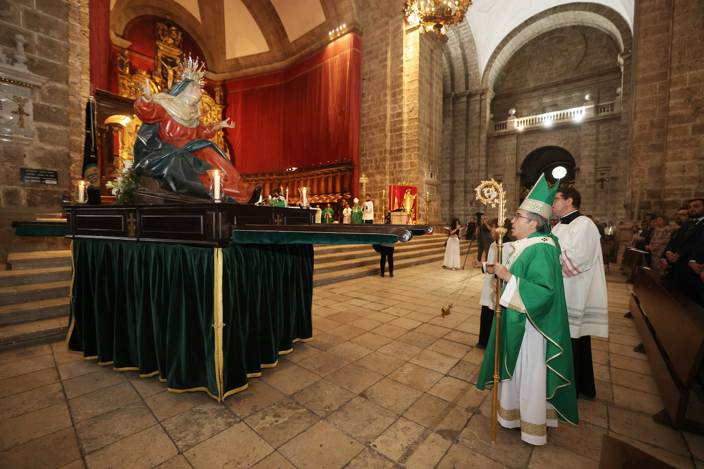 Las imágenes de la misa y procesión de la Virgen de la Vera Cruz