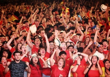 Valladolid se tiñe de rojo y se suma a la fiesta de España