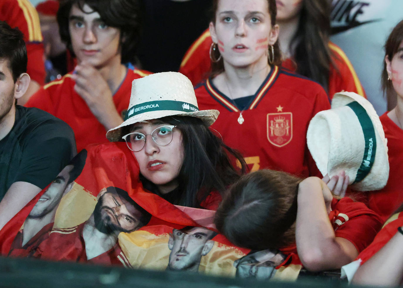 Las imágenes del espectacular ambiente en Recoletos para ver la final de la Eurocopa