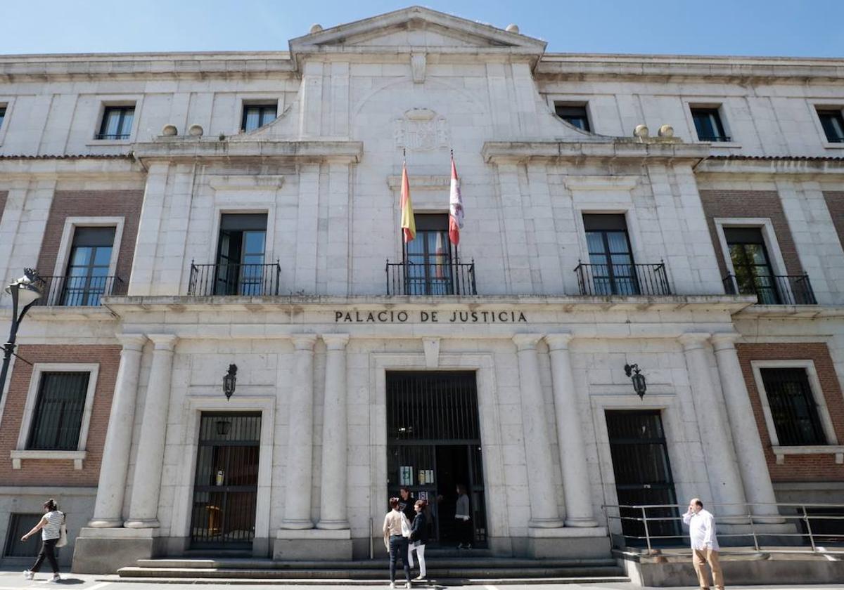 Fachada de la Audiencia Provincial en Valladolid.