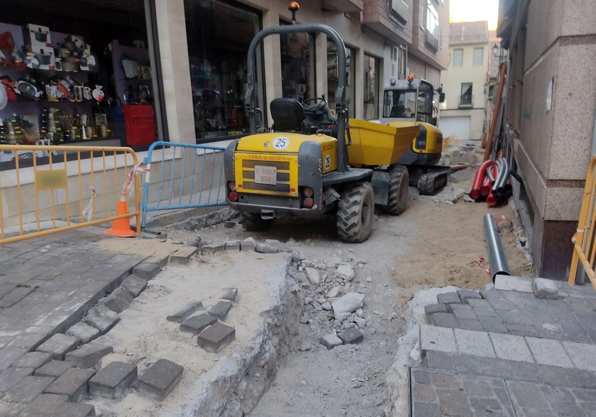 Obras en la calle Espronceda de Cuéllar.