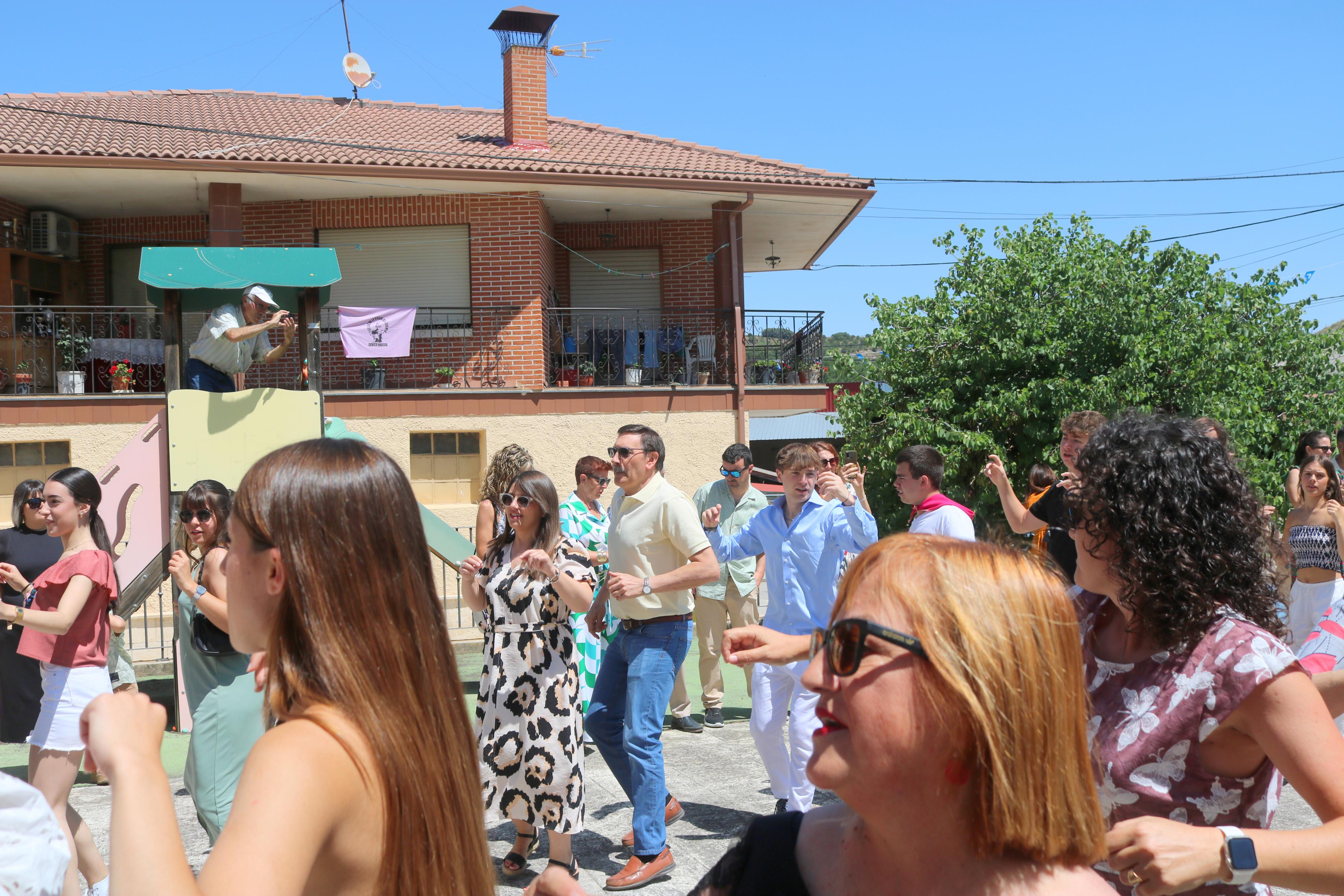 Cevico Navero se rinde a la Virgen del Carmen