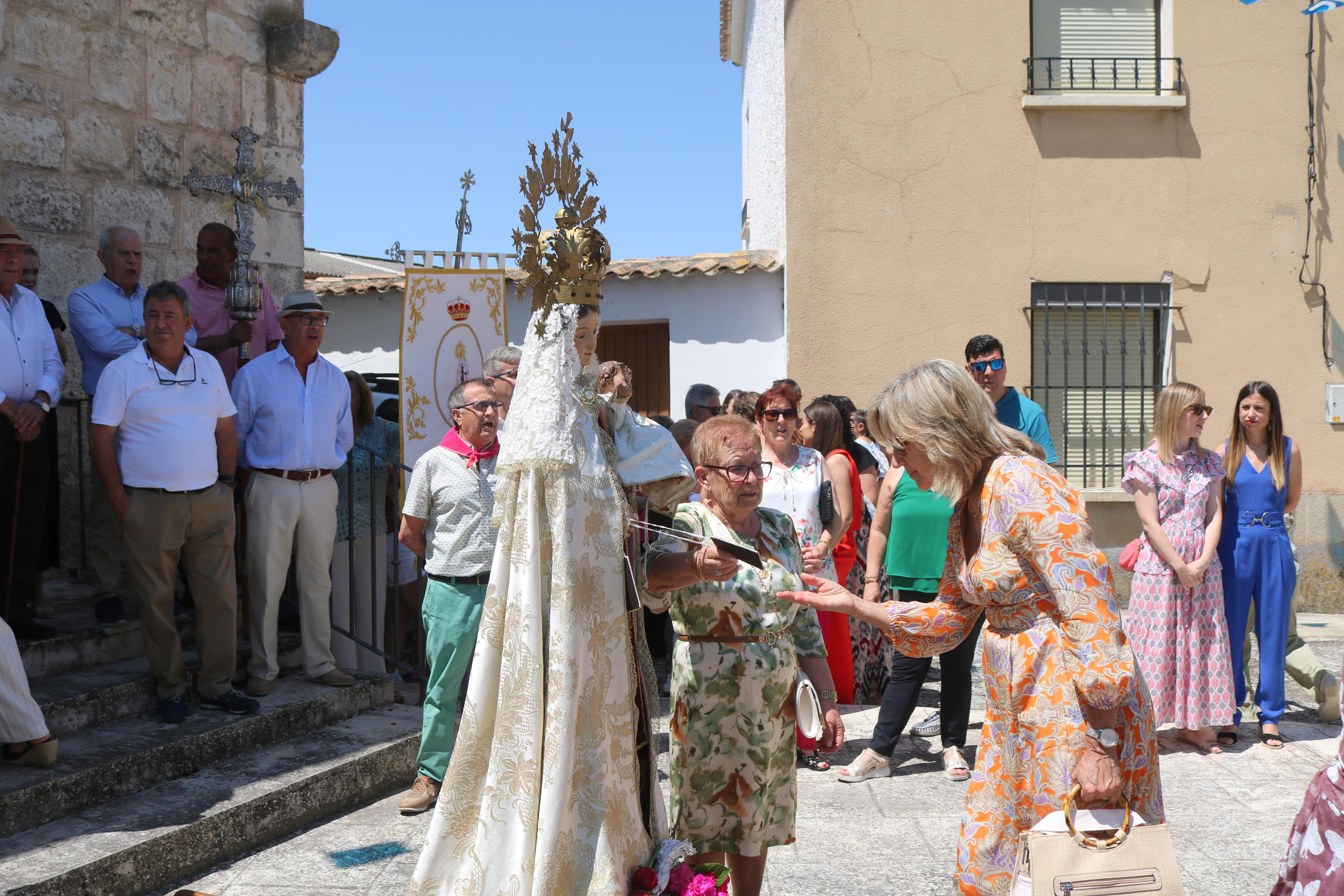 Cevico Navero se rinde a la Virgen del Carmen