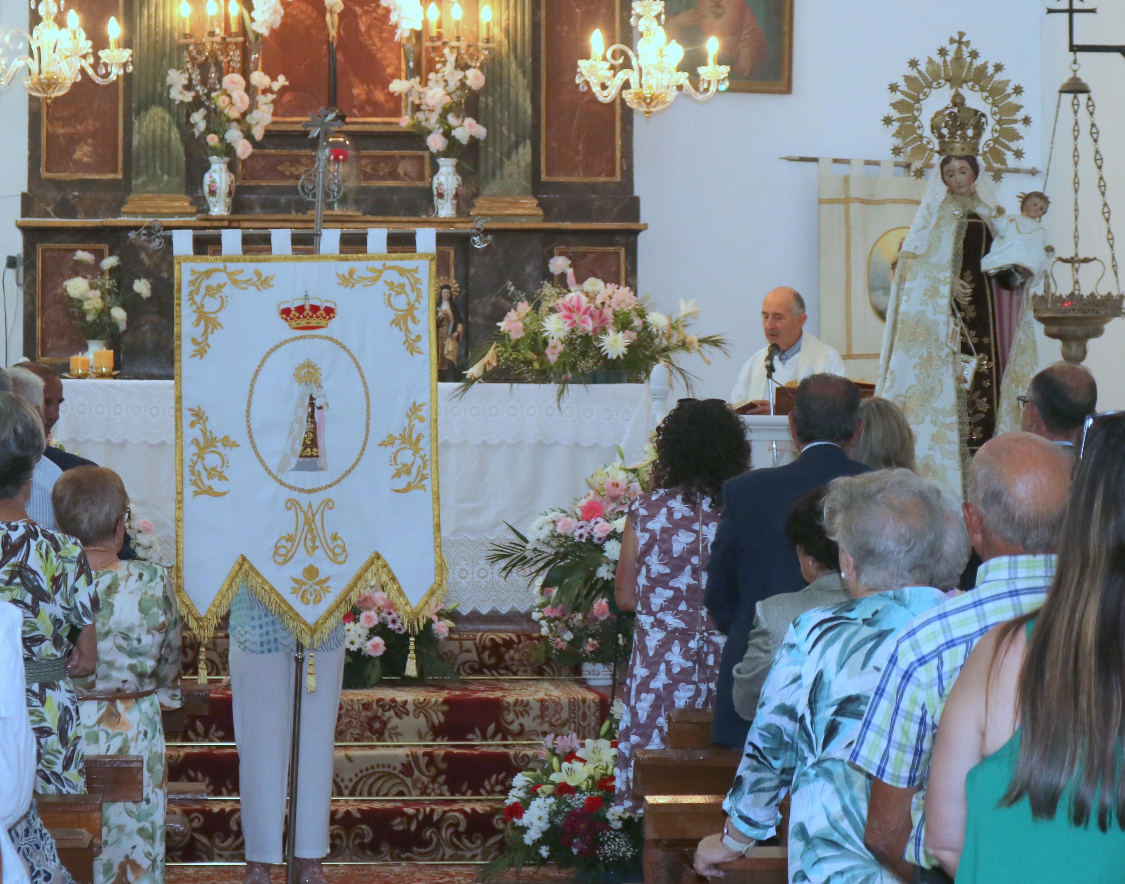 Cevico Navero se rinde a la Virgen del Carmen