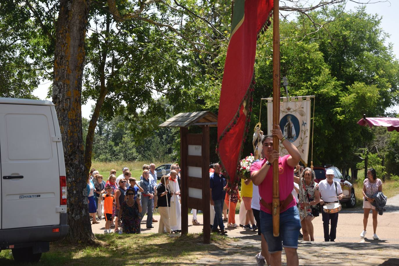 El buen tiempo acompaña a la Virgen del Carmen en Guardo