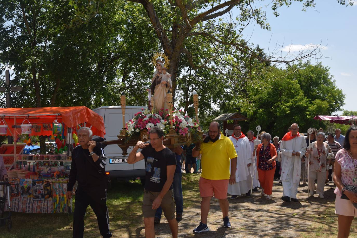 El buen tiempo acompaña a la Virgen del Carmen en Guardo