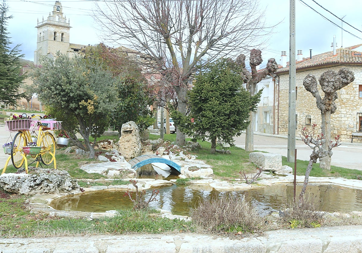 La localidad muestra unos cuidadísimos espacios públicos para disfrute de vecinos y visitantes.