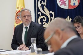 El presidente de las Cortes, Carlos Pollán, durante una Junta de Portavoces anterior en las Cortes.