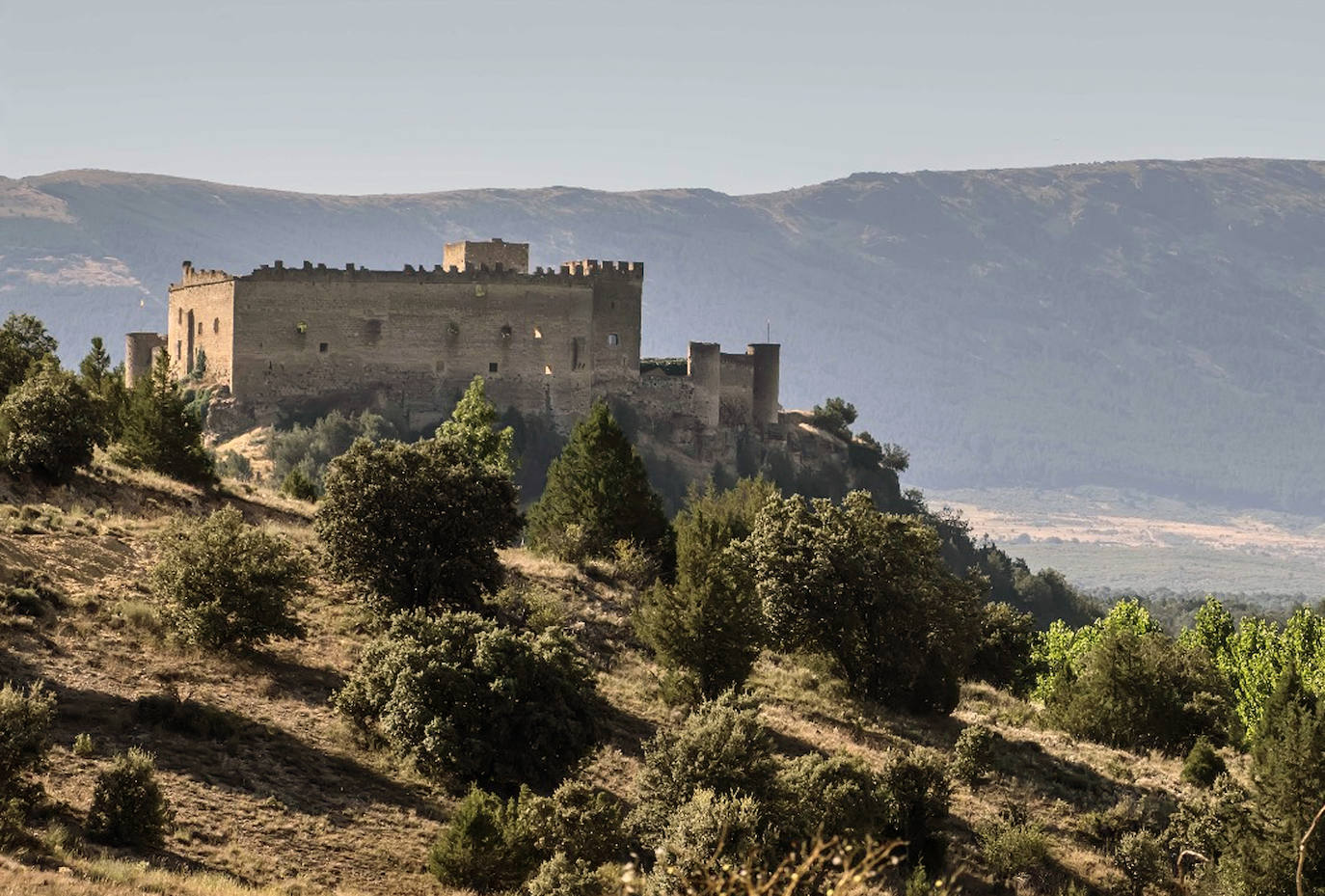 Así es el castillo de Pedraza comprado por Santiago Segura, José Mota y Luis Álvarez