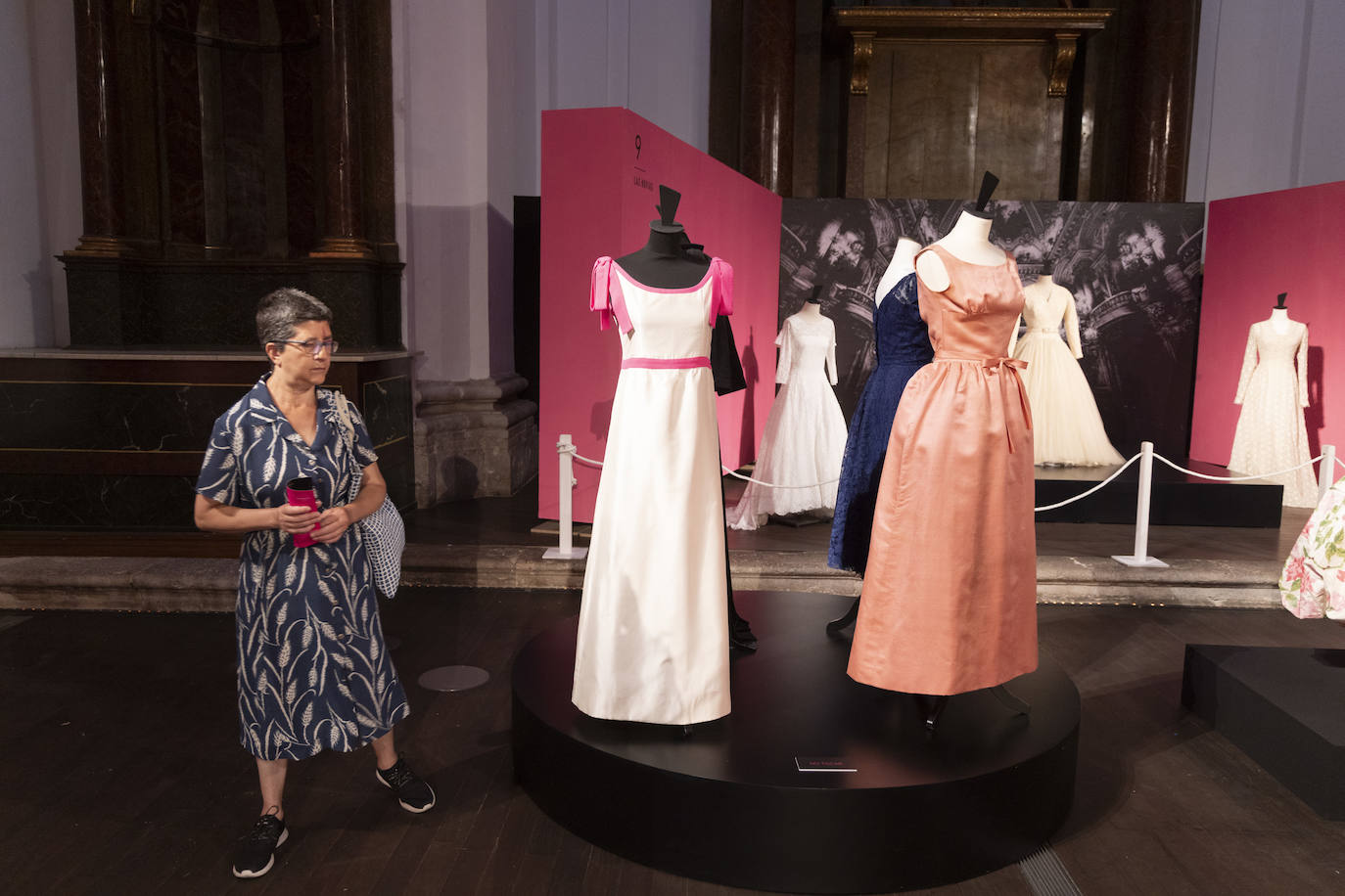 Fotos de las prendas geniales de Balenciaga que pueden verse en Valladolid