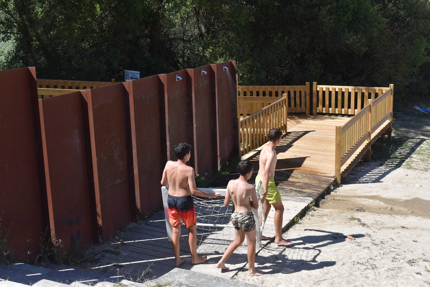 La playa de Aguilar de Campoo funciona a pleno rendimiento