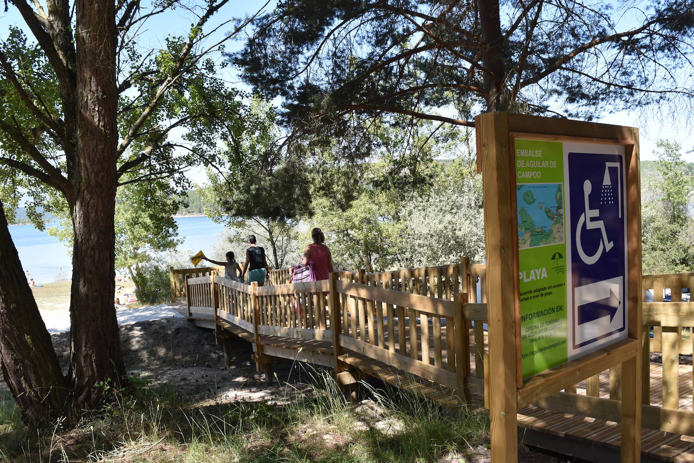 La playa de Aguilar de Campoo funciona a pleno rendimiento