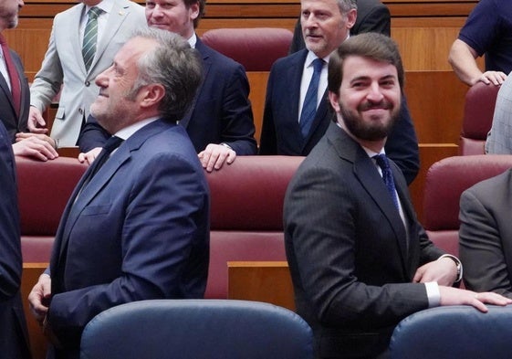 Carlos Pollán y Juan García-Gallardo (Vox) en unas jornadas sobre soberanía alimentaria en las Cortes.