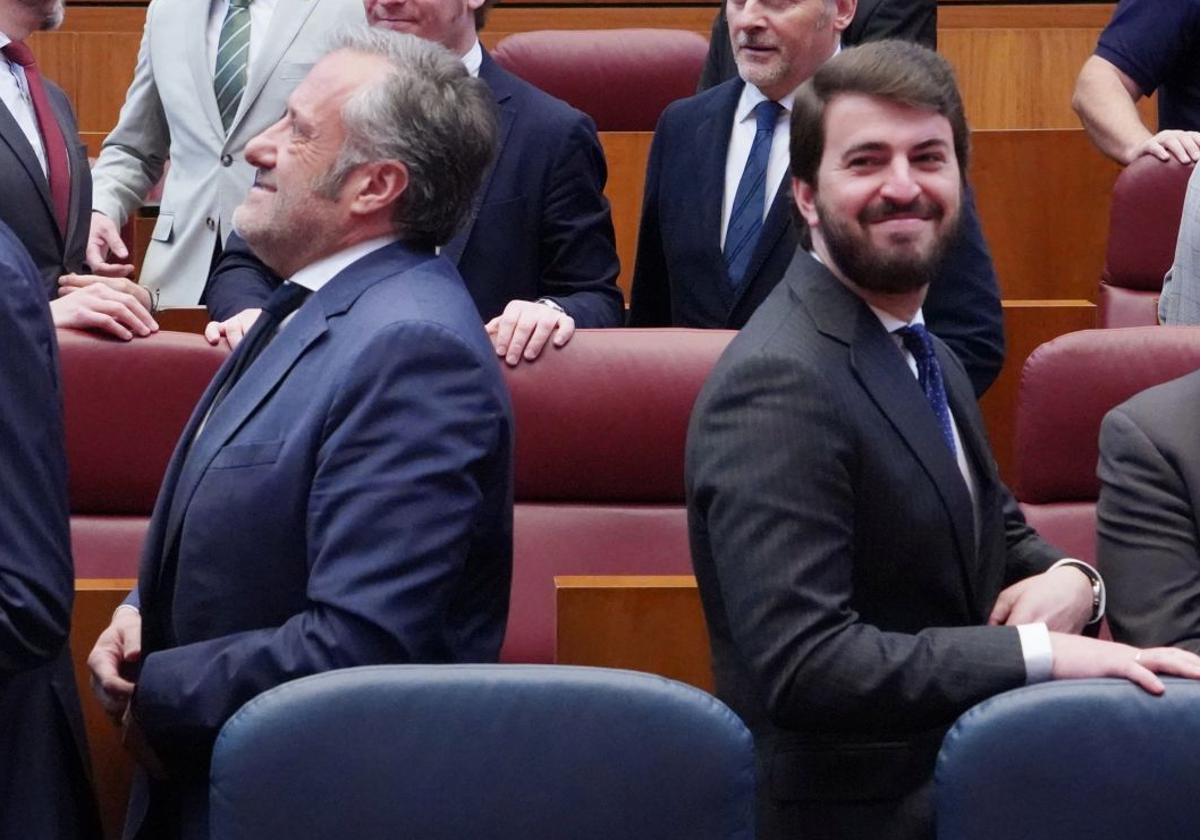 Carlos Pollán y Juan García-Gallardo (Vox) en unas jornadas sobre soberanía alimentaria en las Cortes.