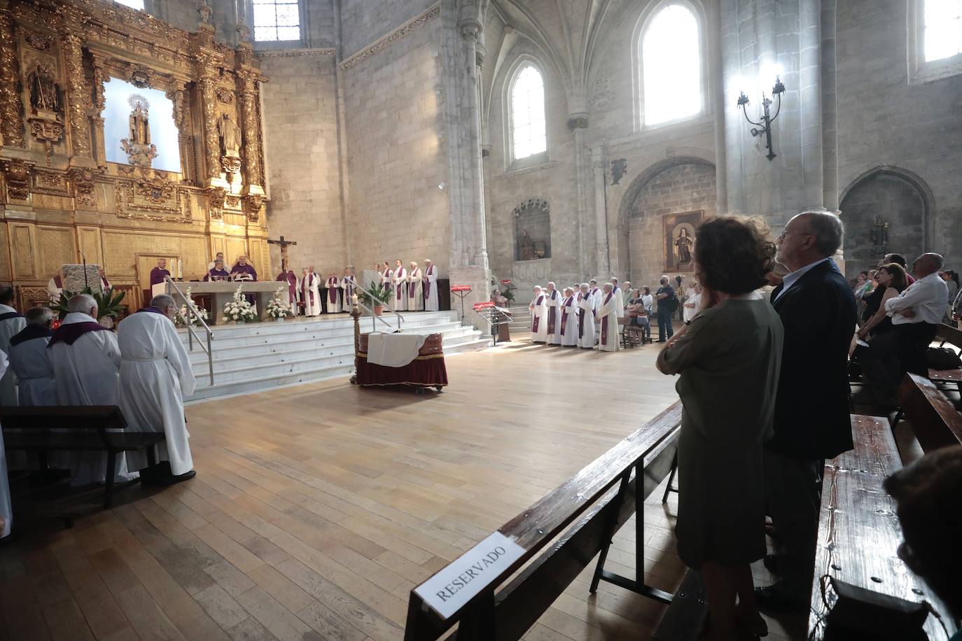 El funeral de Teófanes Egido, en imágenes