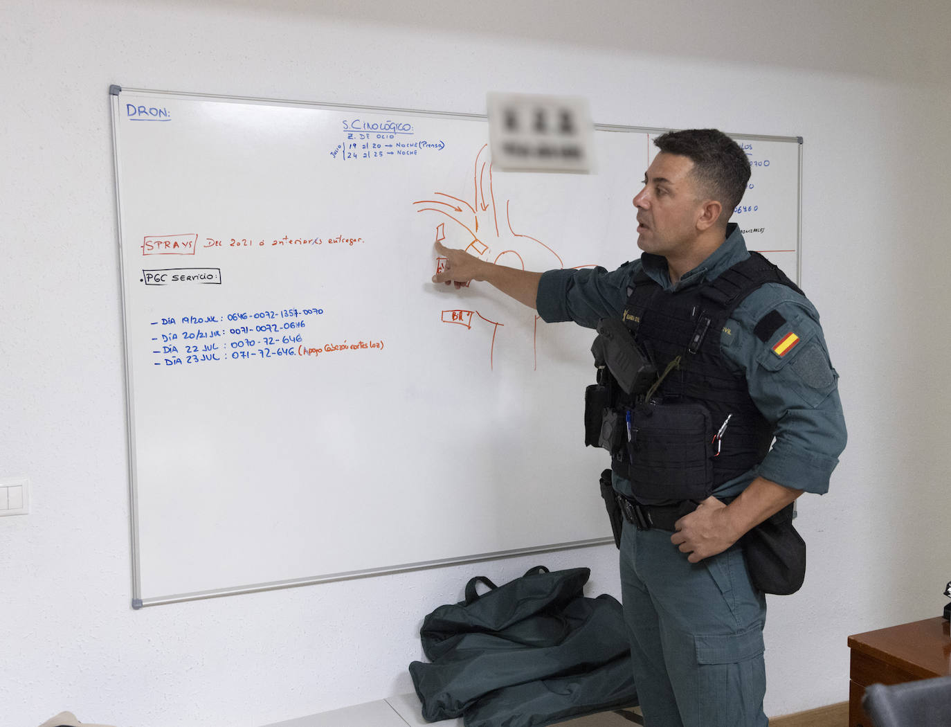 Controles y perros, así patrulla la Guardia Civil en las fiesta de los pueblos