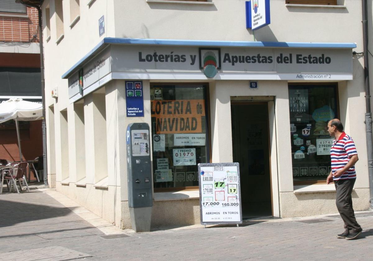 Administración de lotería en Cuéllar que ha sellado el boleto premiado.