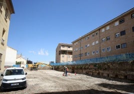 Obras para una residencia universitaria junto al Taray, en la parte trasera del Policlínico.