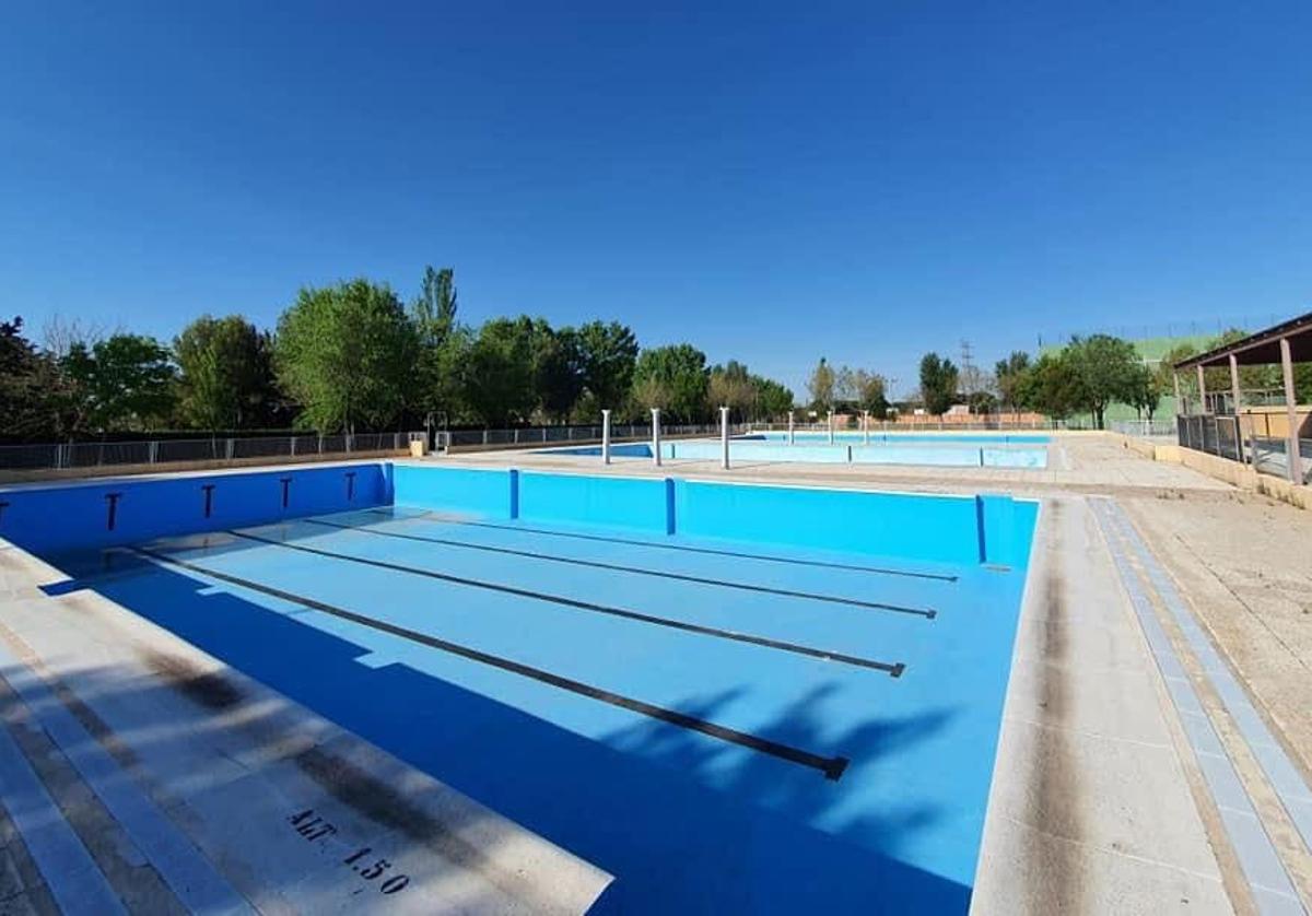 Imagen de archivo de la piscina de Tordesillas.