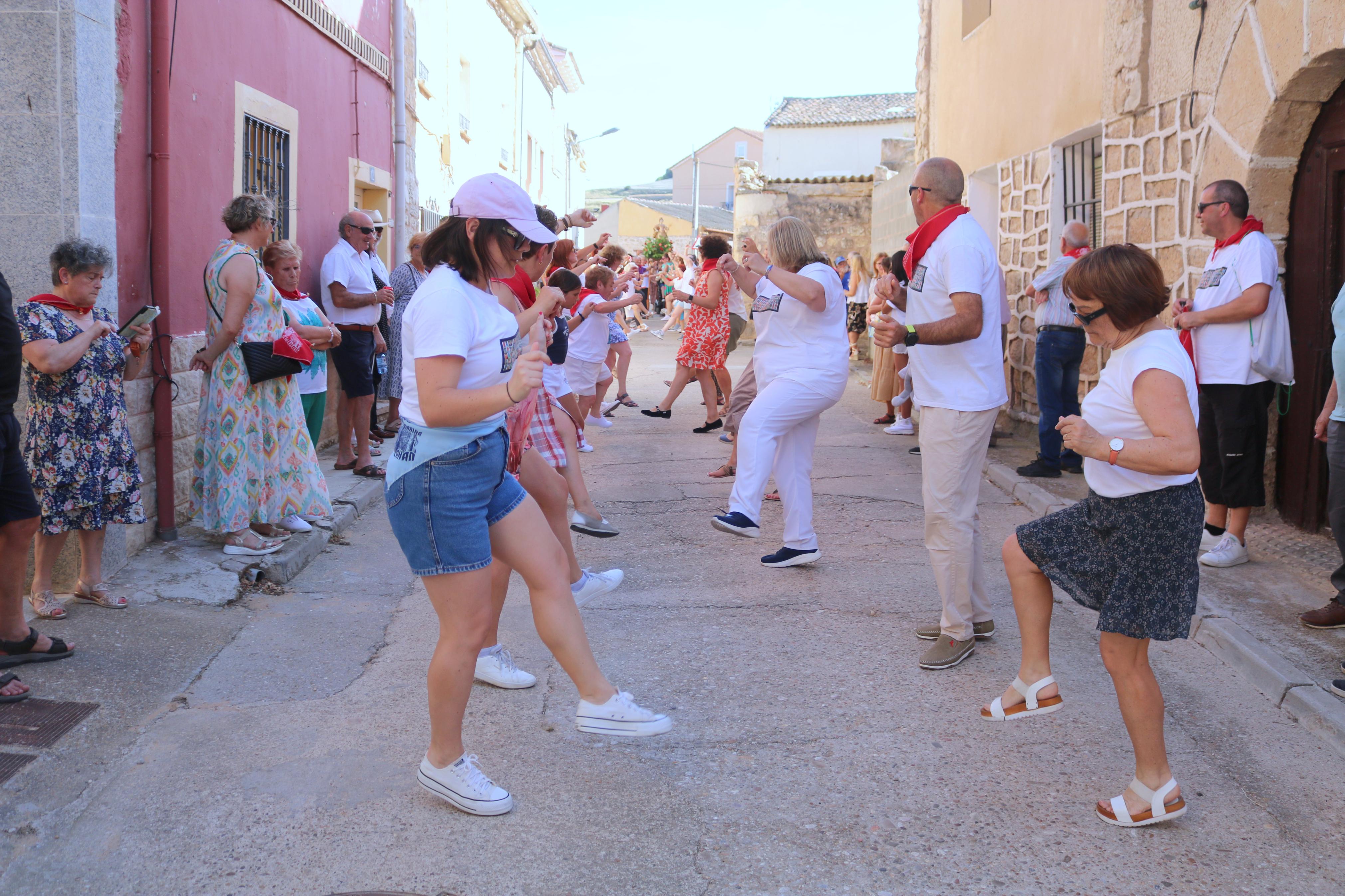 Villahán danza a Santa Marina