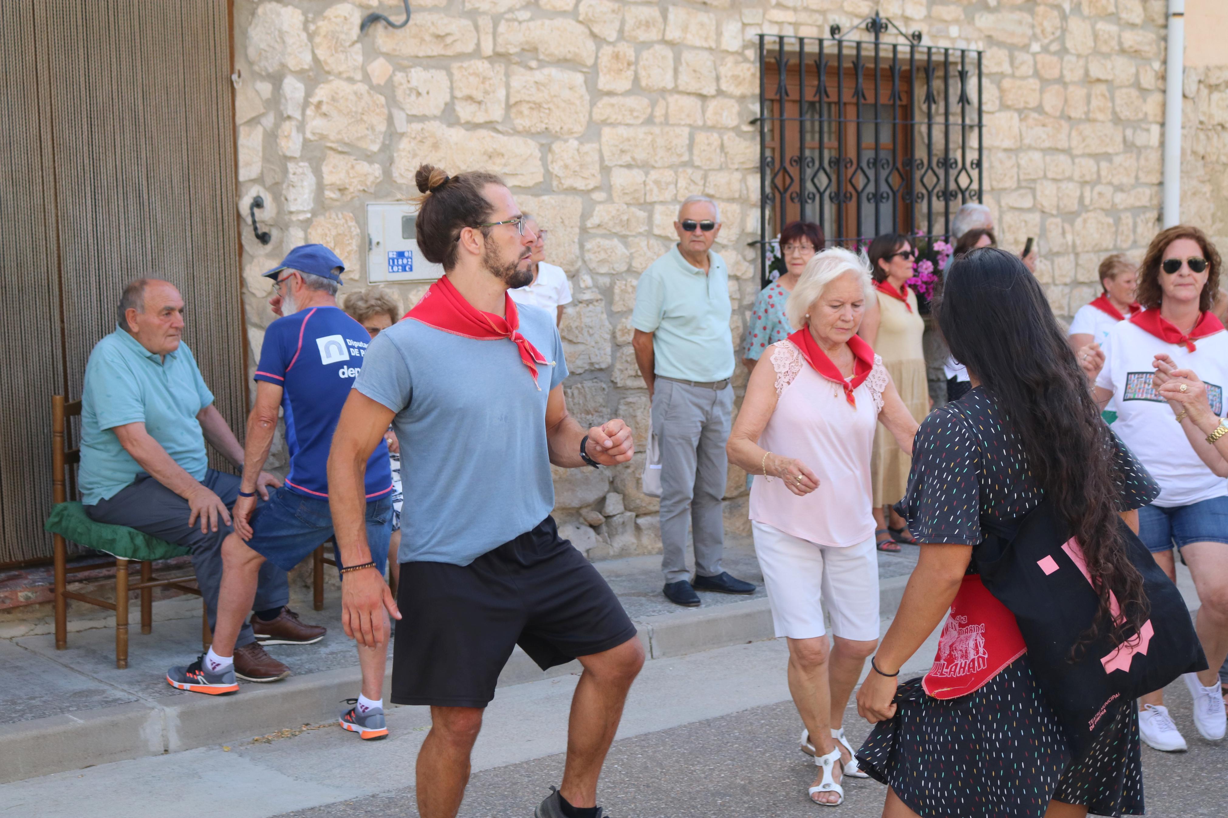 Villahán danza a Santa Marina