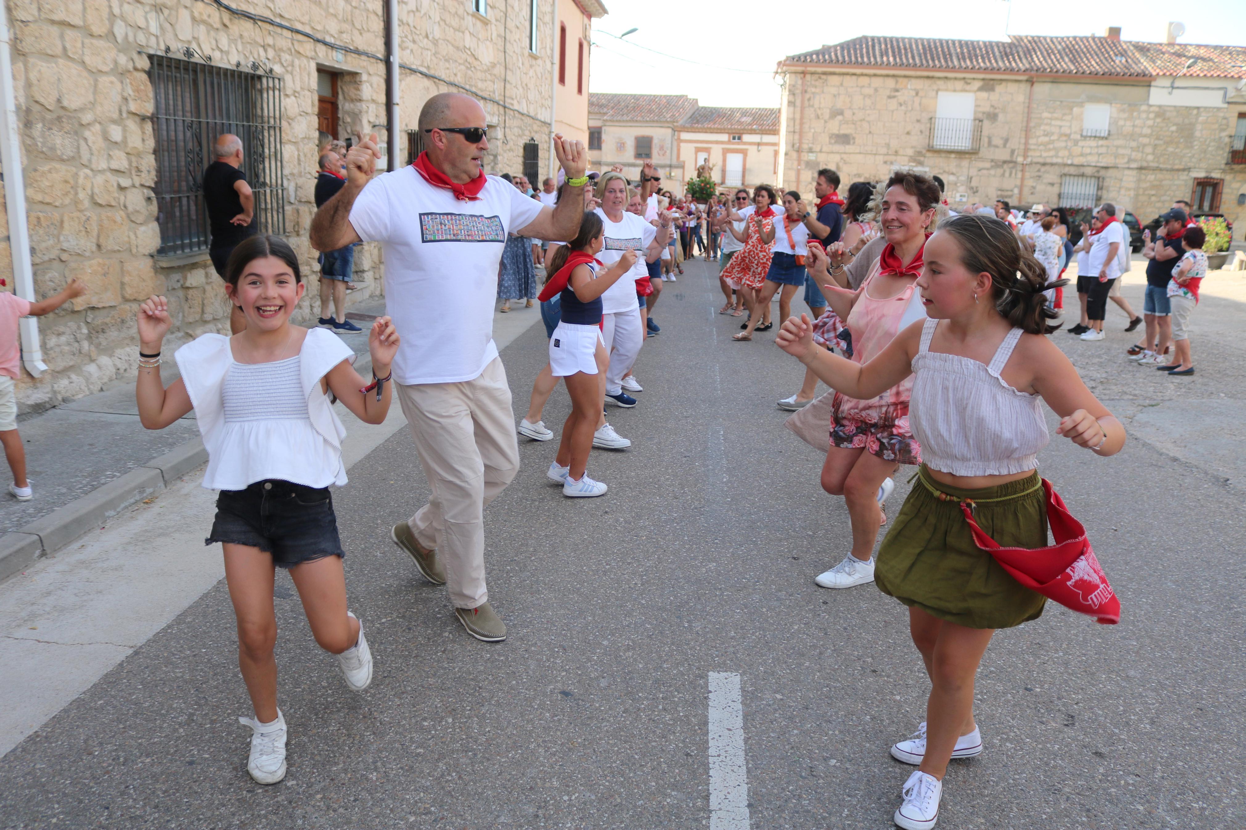 Villahán danza a Santa Marina