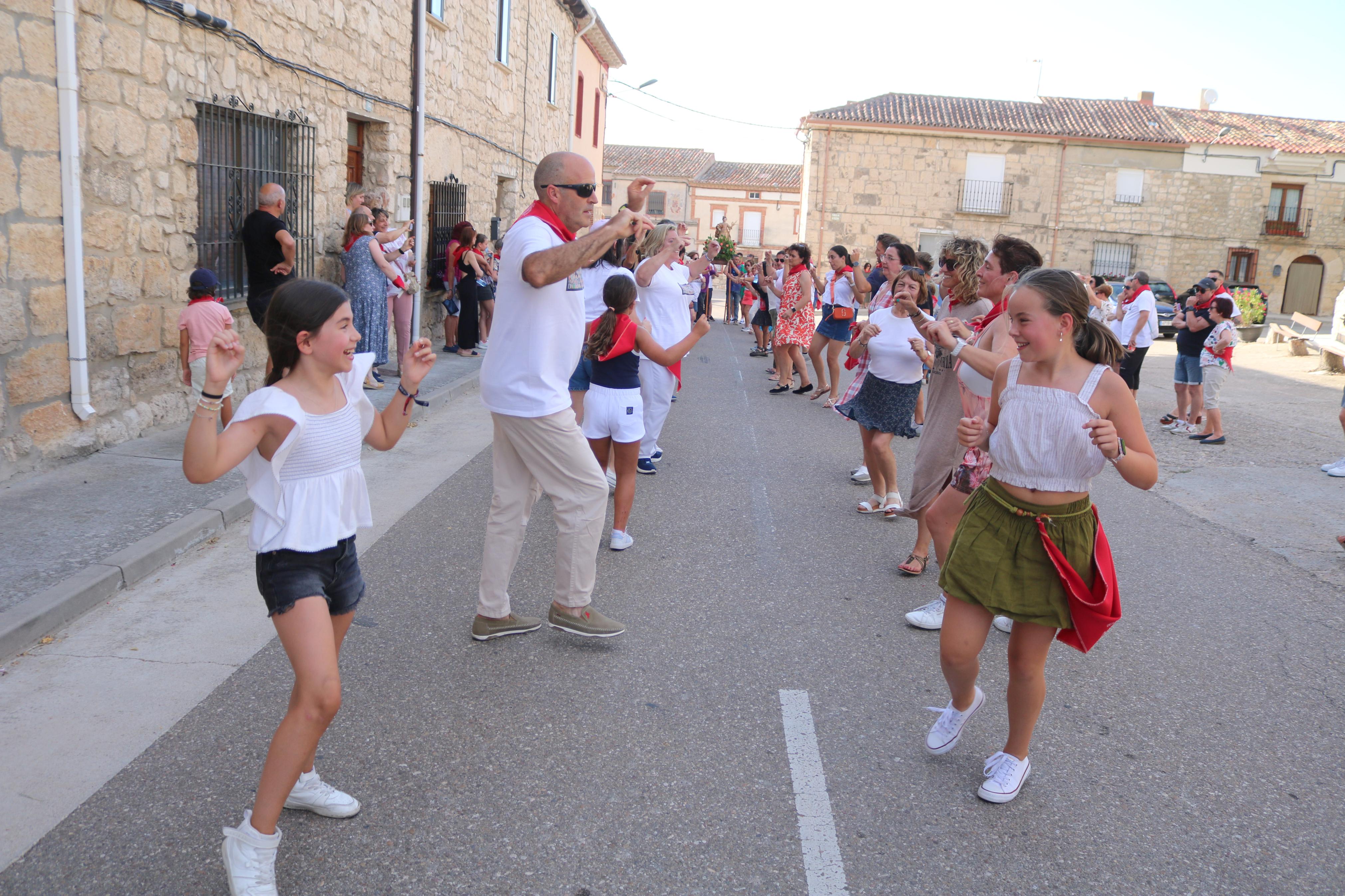 Villahán danza a Santa Marina