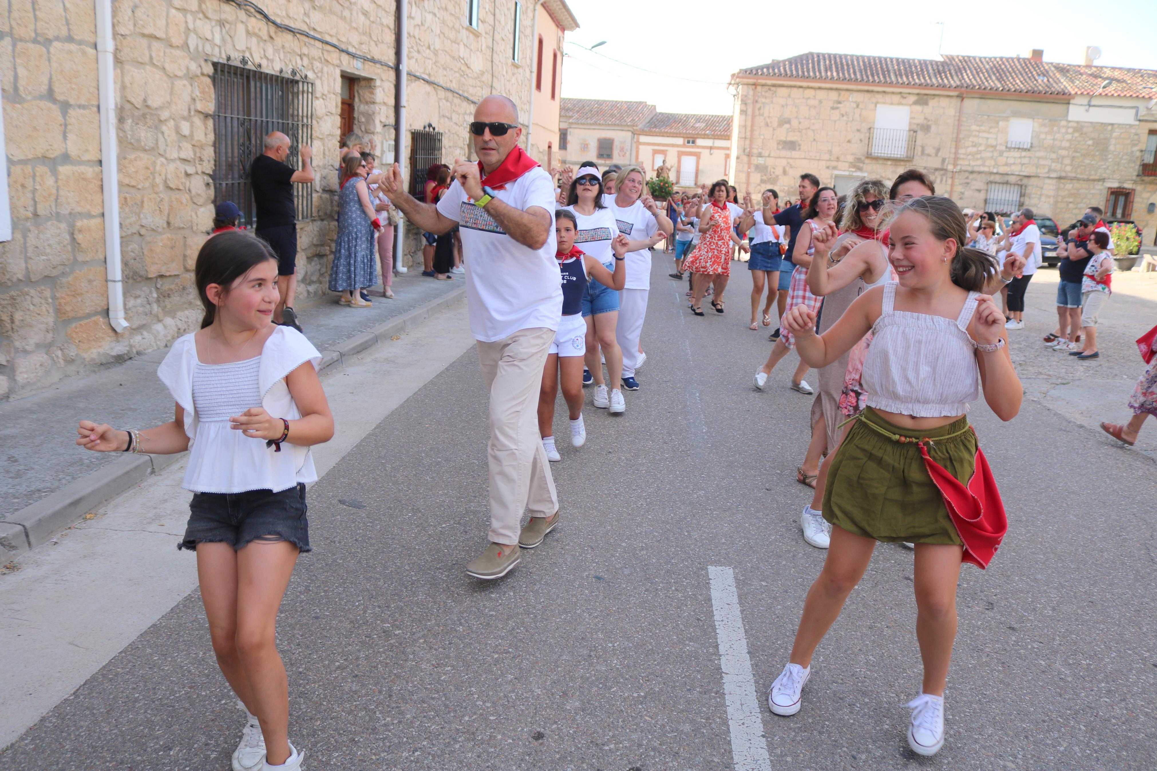 Villahán danza a Santa Marina