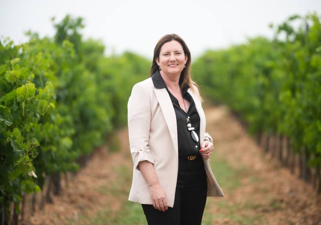 Marta S. Martínez Bujanda, fotografiada para la entrevista en sus viñedos de Rueda, Finca Montepedroso.