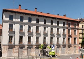 Fachada del edificio de El Penicilino en la plaza la Libertad.