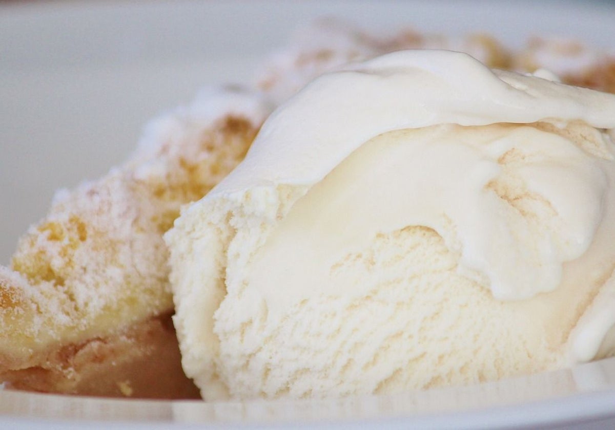 Helado casero de vainilla con cinco ingredientes