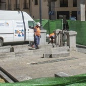 Un sondeo verificará el potencial arqueológico de los aseos de la Plaza Mayor