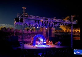 Montaje de 'El castillo de Lindabridis', representada por Nao d'amores y la Compañía Nacional de Teatro Clásico.