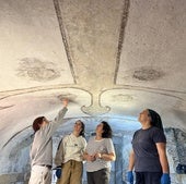 Hallan una pintura de la cruz de Santiago en la Catedral de Segovia