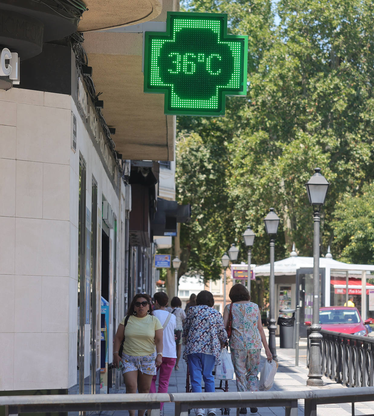 Los palentinos combaten el calor como pueden