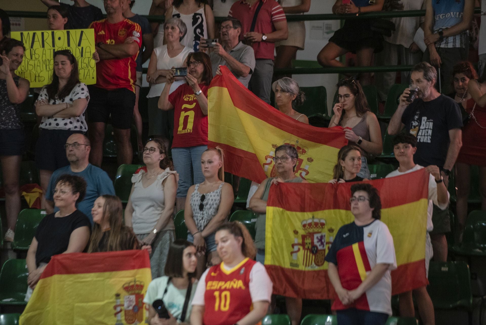 Búscate en las gradas del Pedro Delgado durante el España - Canadá de baloncesto