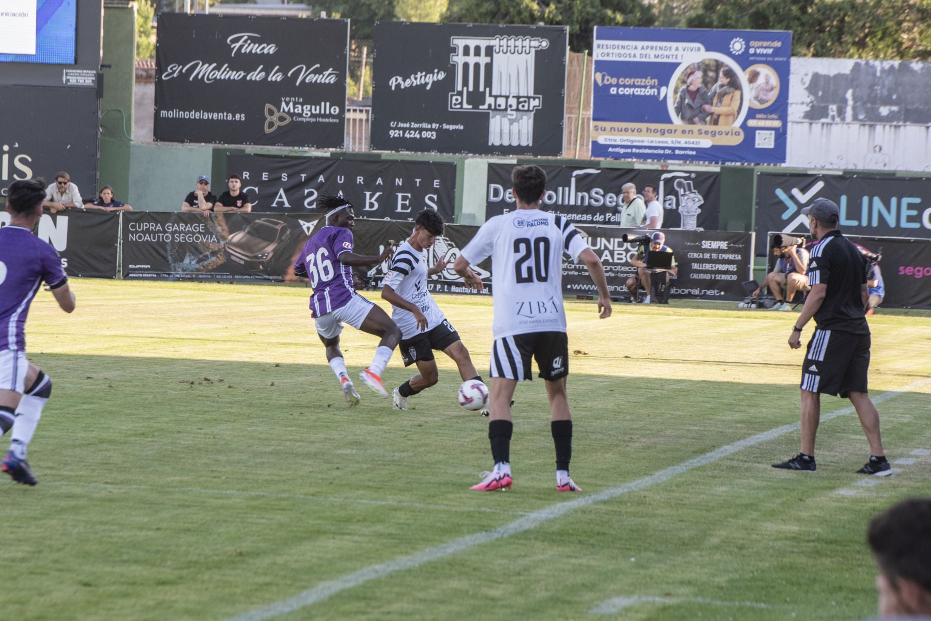 El partido entre la Segoviana y el Real Valladolid, en imágenes