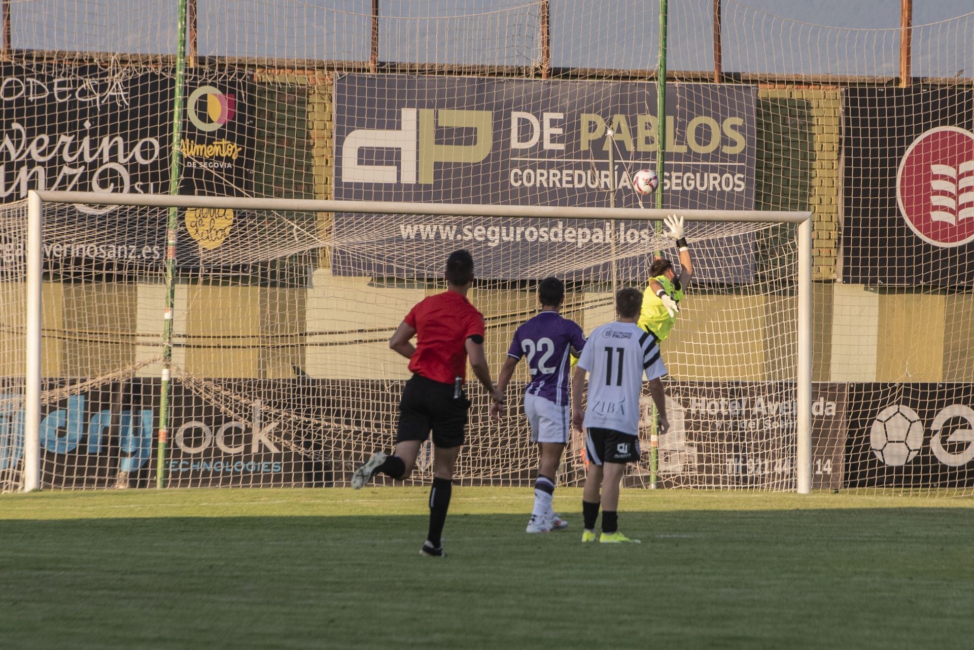 El partido entre la Segoviana y el Real Valladolid, en imágenes