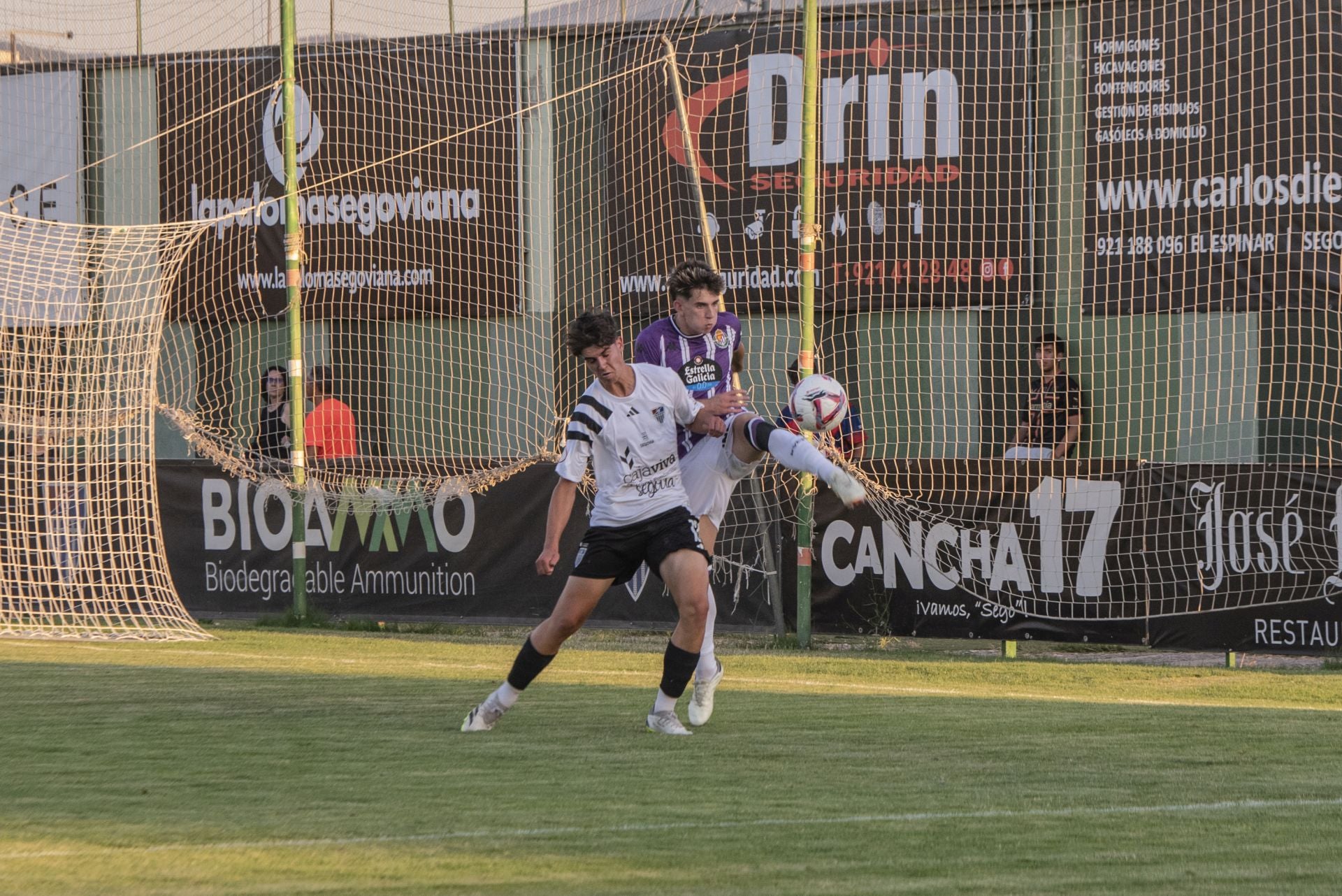 El partido entre la Segoviana y el Real Valladolid, en imágenes