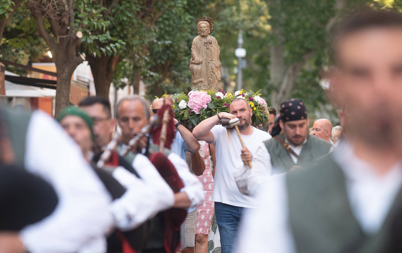 La procesión de Santiago Apóstol y el 70 aniversario de la Casa de Galicia, en imágenes