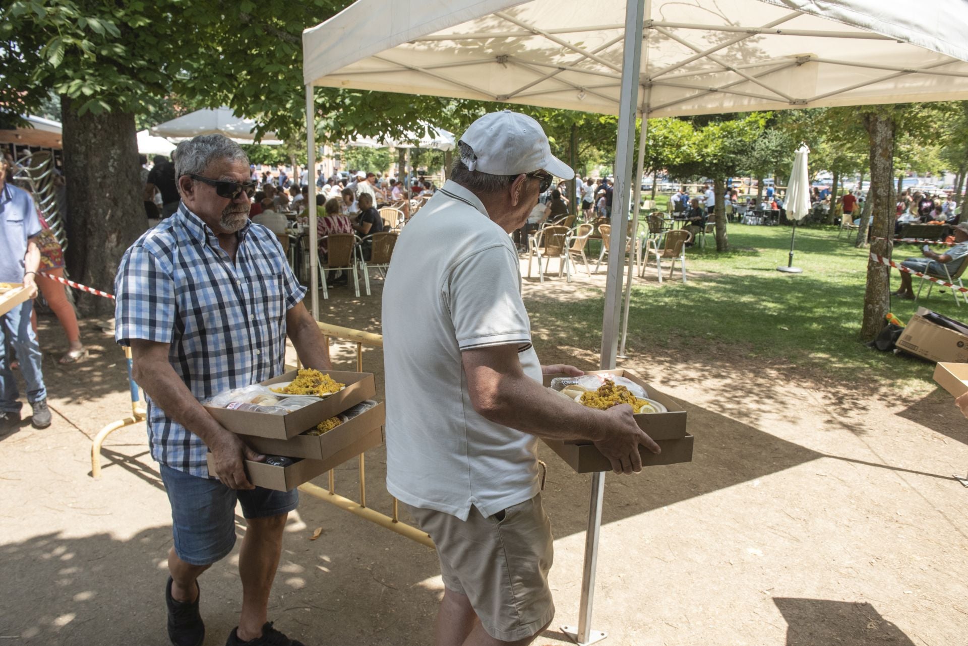 La paella popular de Apadefim, en imágenes