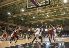 Partido entre España y Canadá disputado en el pabellón Pedro Delgado.