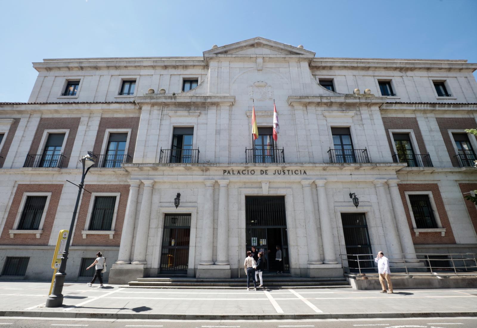 Exterior de la Audiencia Provincial de Valladolid.