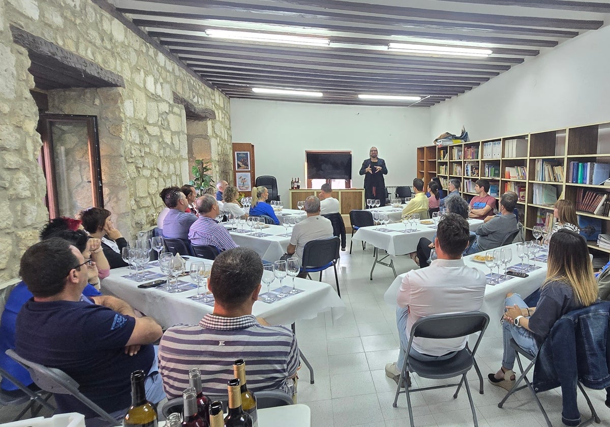 Cata de vinos organizada en Melgar de Yuso.