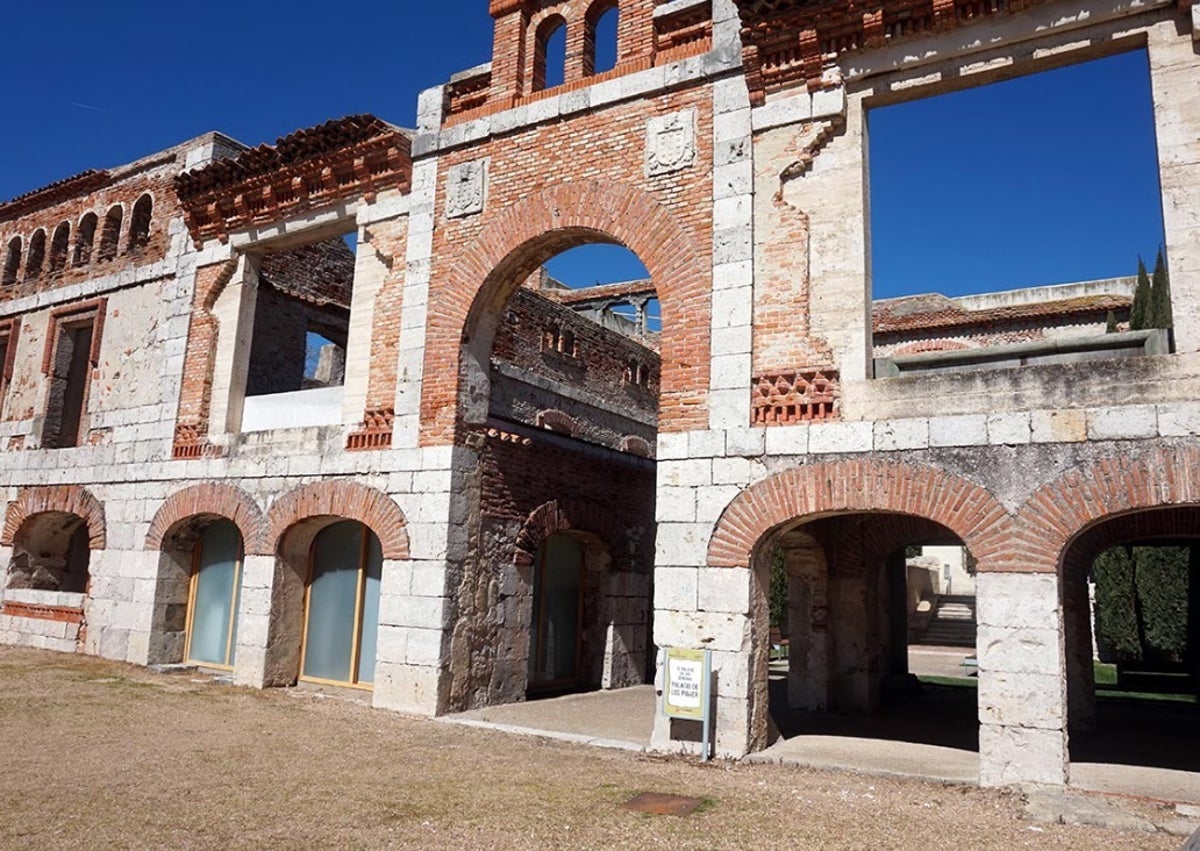 Imagen secundaria 1 - Arriba, la finca de los Power cuando era Vivero Municipal; abajo, el palacio en su uso actual dentro del Valle de los Seis Sentidos, y José Power.