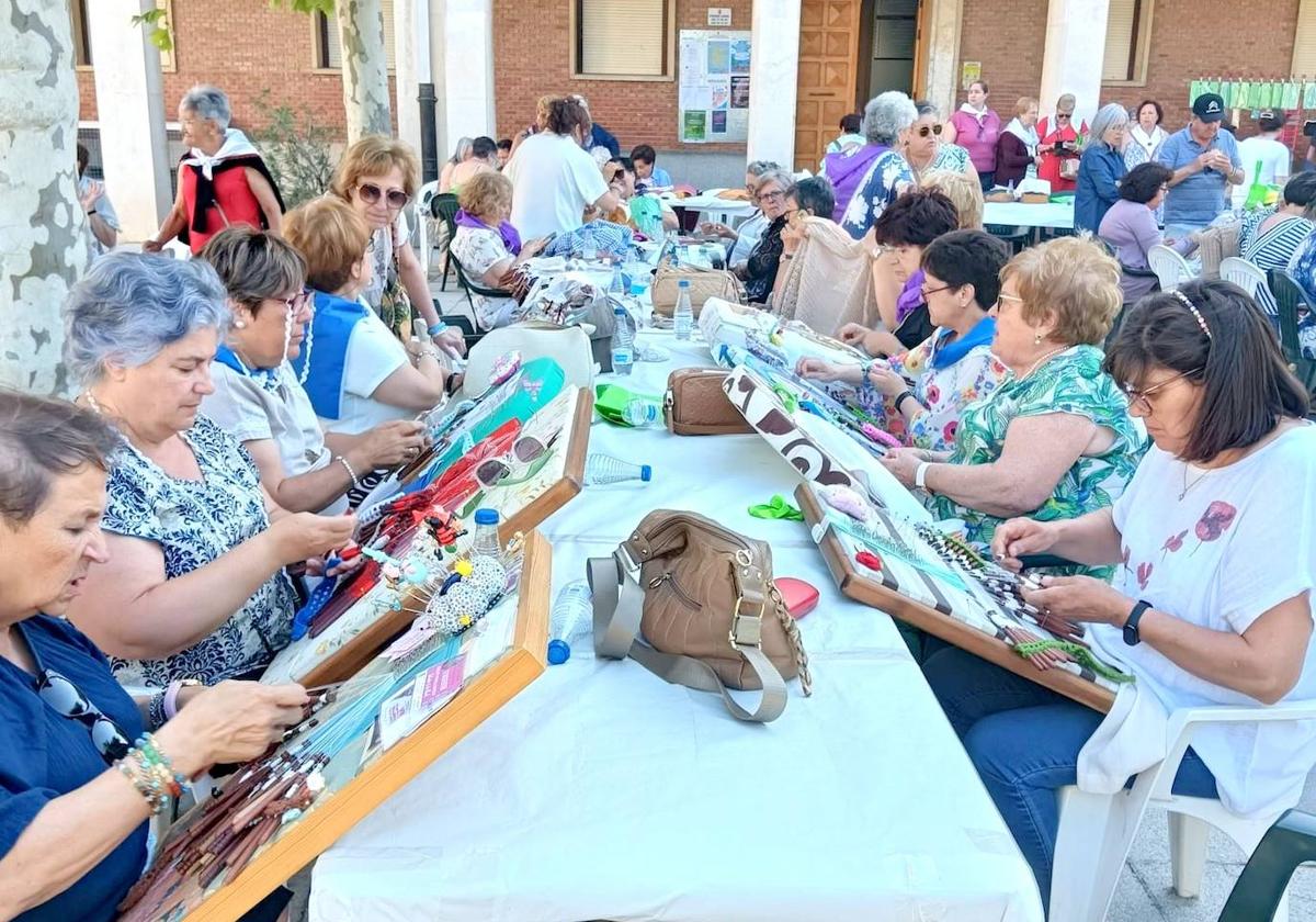 Encuentro de Bolilleras celebrado el pasado 6 de julio en Venta de Baños.